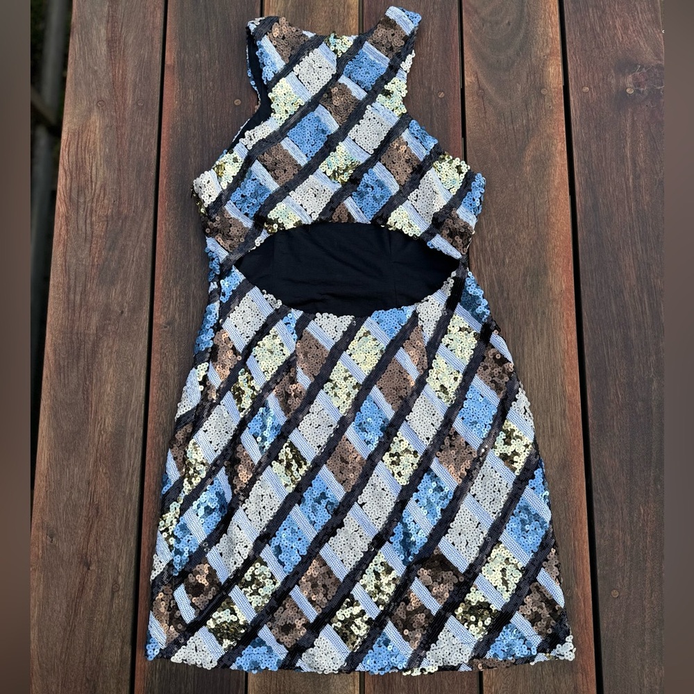 Chelsea & Violet Women’s Sequin Fitted Mini  Bodycon Dress Open Back Size M Gold